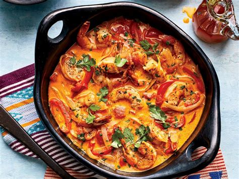  Moqueca de Peixe: A Symphony of Savory Seafood Simmered in Creamy Coconut Milk!